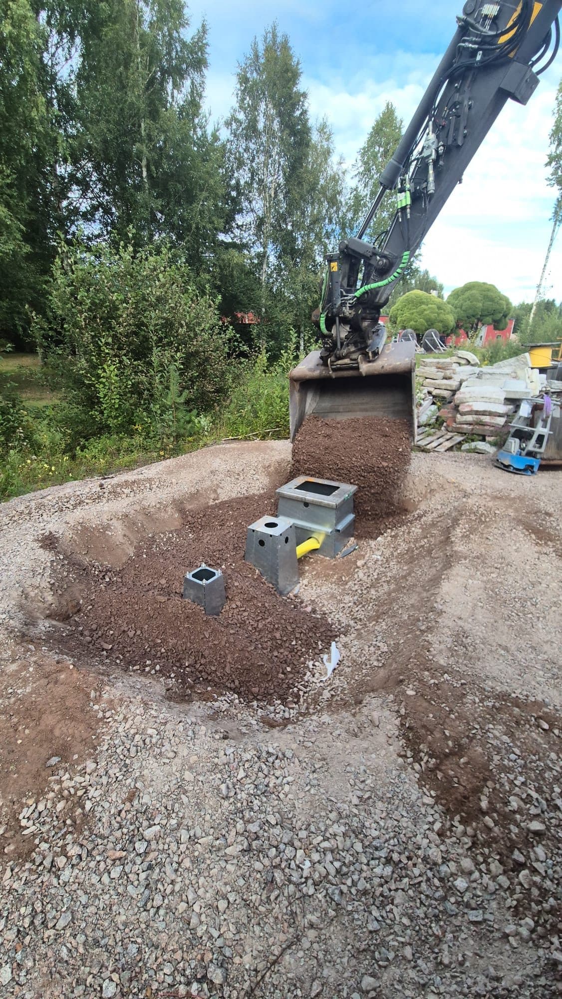 Fundament placeras i schakt